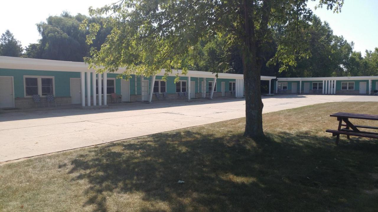 Motel 57 Sturgeon Bay Exterior photo
